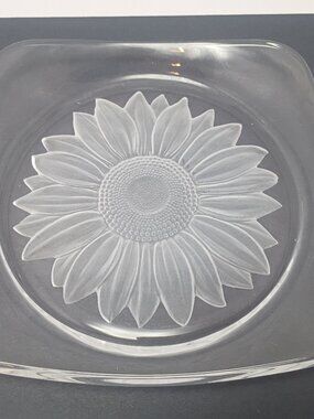 Hoya 24% Lead Crystal Art Etched Sunflower Trinket Tray Dish with Plate Hanger